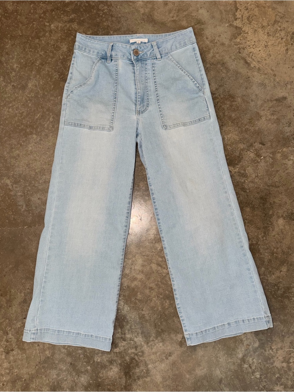 Copper Key Size 7 Light Wash Cropped Wide Leg Culotte Jeans Patch Pocket